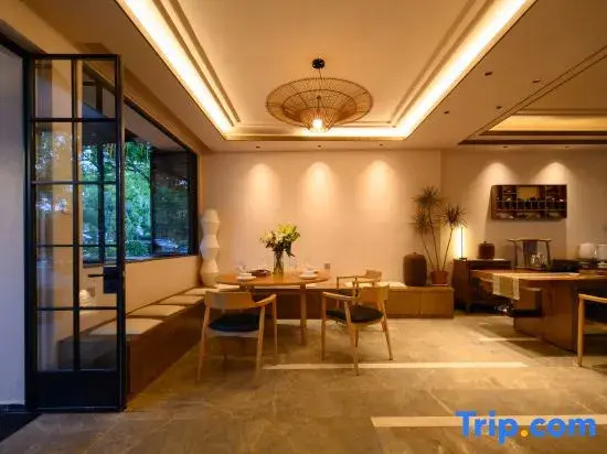 Yutian · Linhai Hetang Vacation Apartment (Dali Erhai Park High Speed Railway Station)