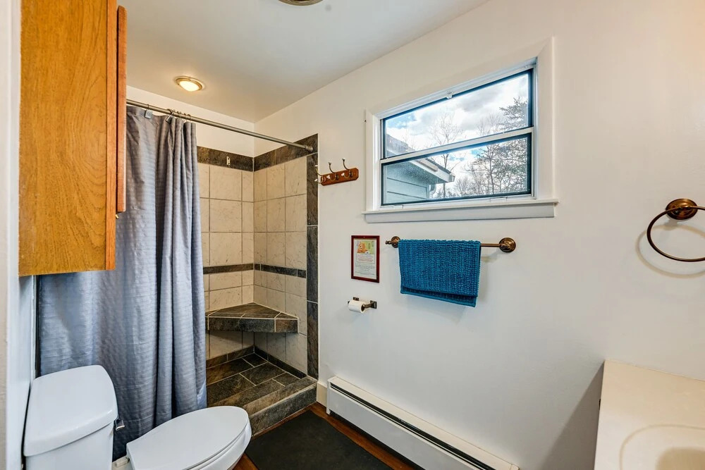 Private Hot Tub & Covered Deck: Cozy Whittier Gem
