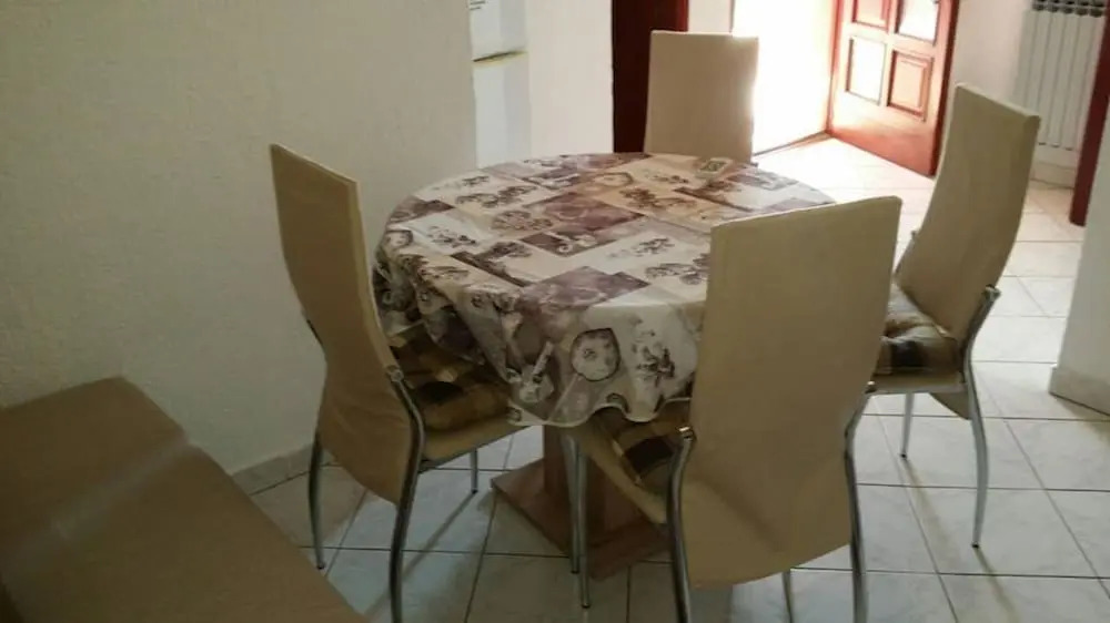 Simple Apartment a3 for 5 Guests in Vrvari, Close to the Beach