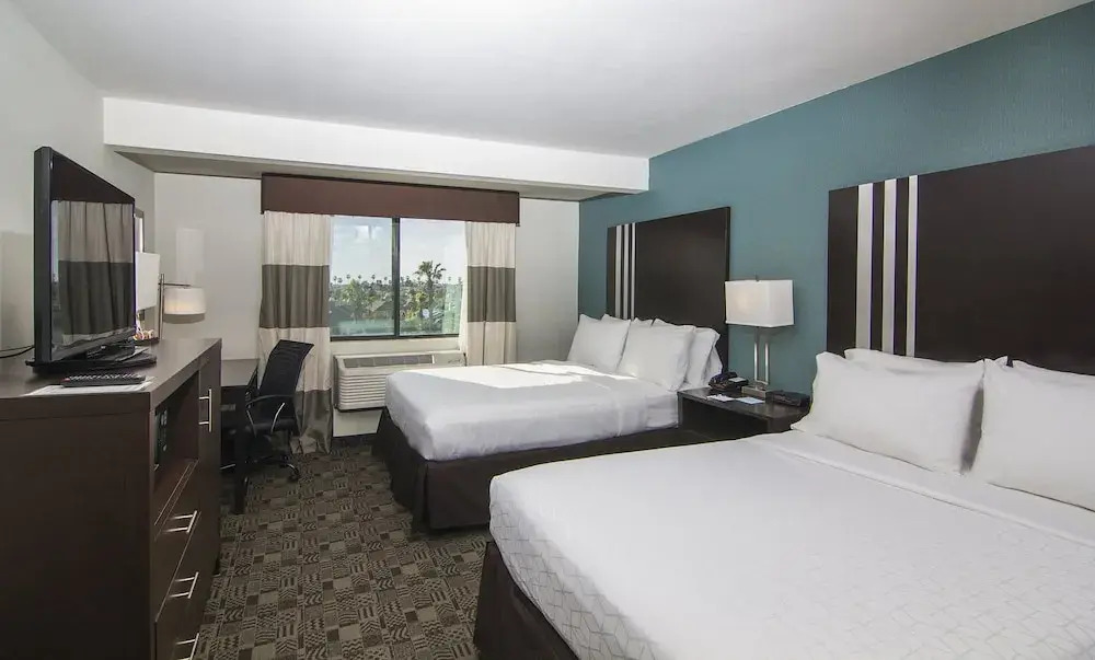 Quality Inn & Suites North- Legoland Area