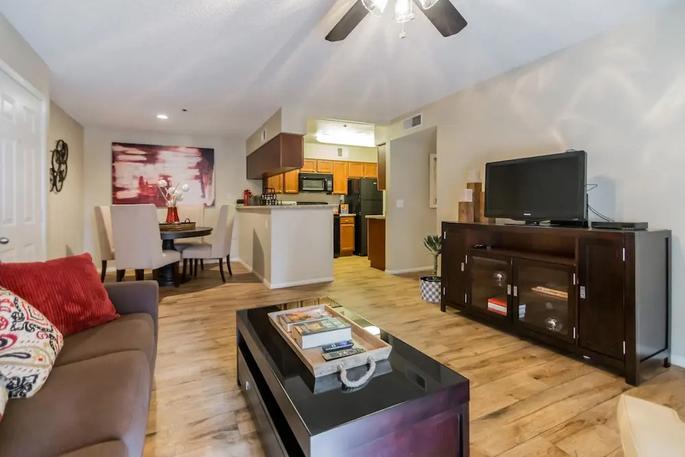 The Luxe Suites of Tempe - Pool - Fitness Center