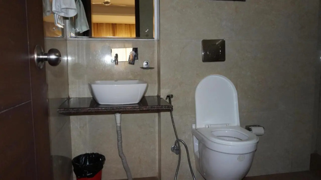 Hotel 30 Degree North Mussoorie - On Mall Road