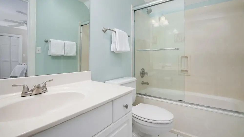 CONDO with GOLF CART and short walk to Village of Baytowne Wharf