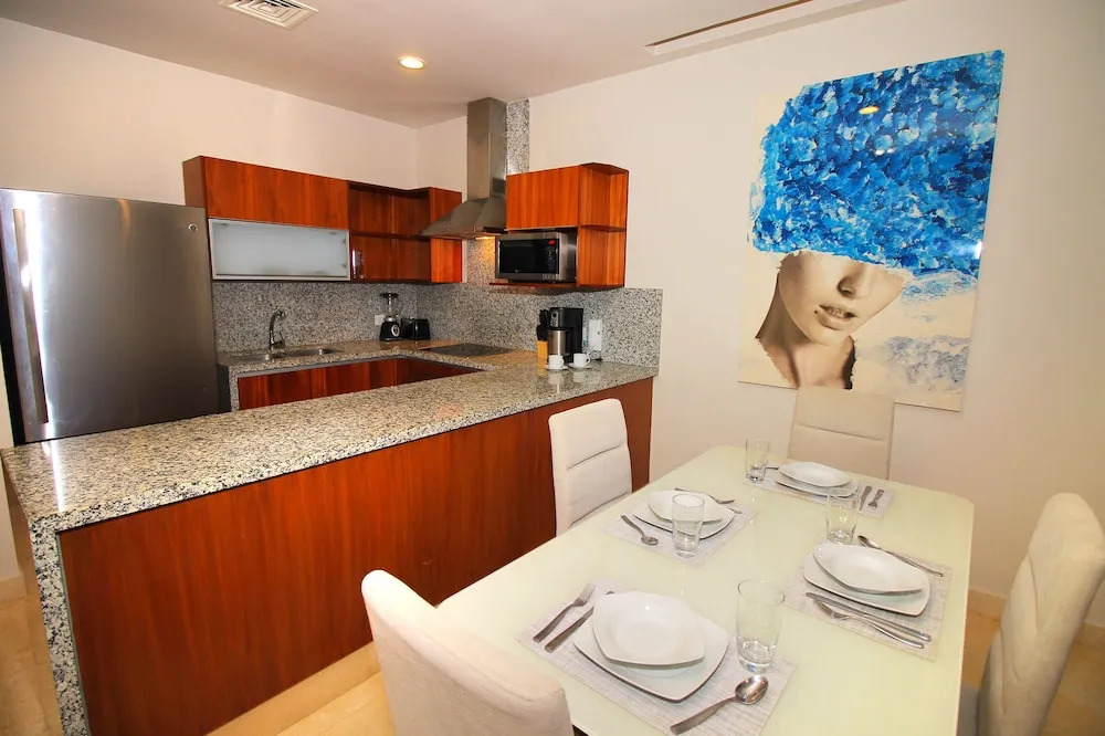 Terrazas Apartments near 5th ave & beach by select
