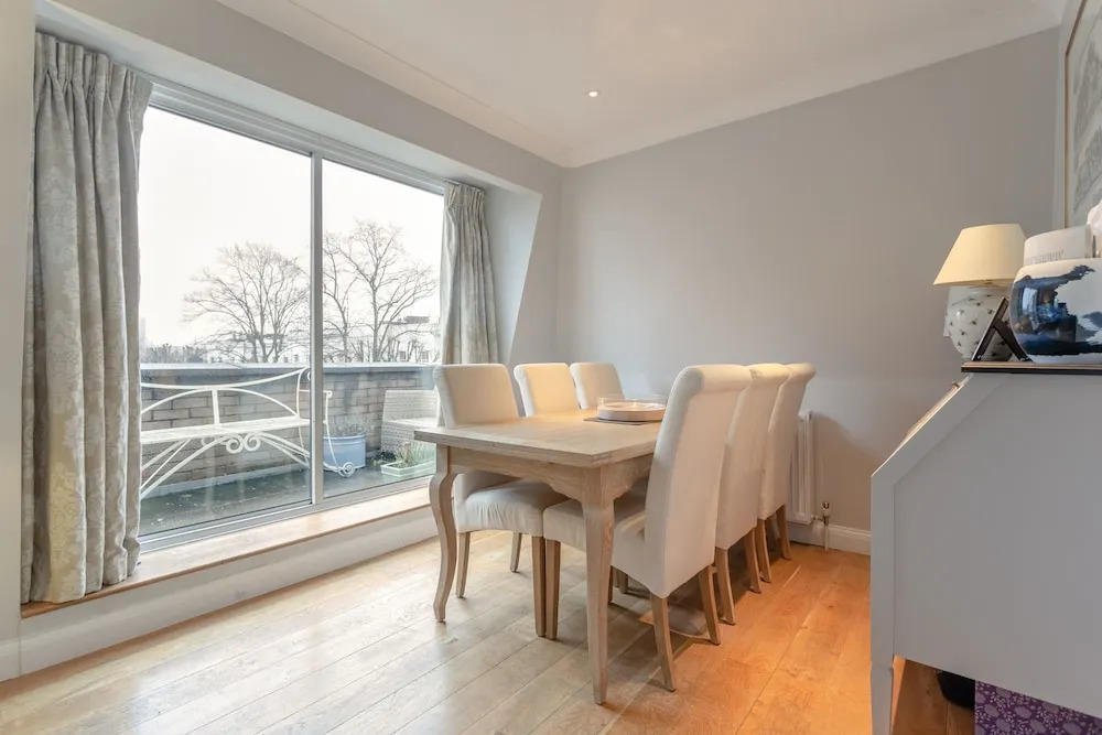 Stylish 1 Bedroom Penthouse Near Notting Hill
