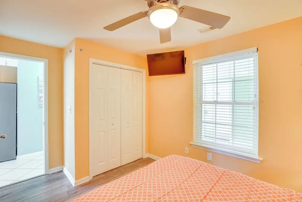 North Wildwood Condo - Beach Across Street!