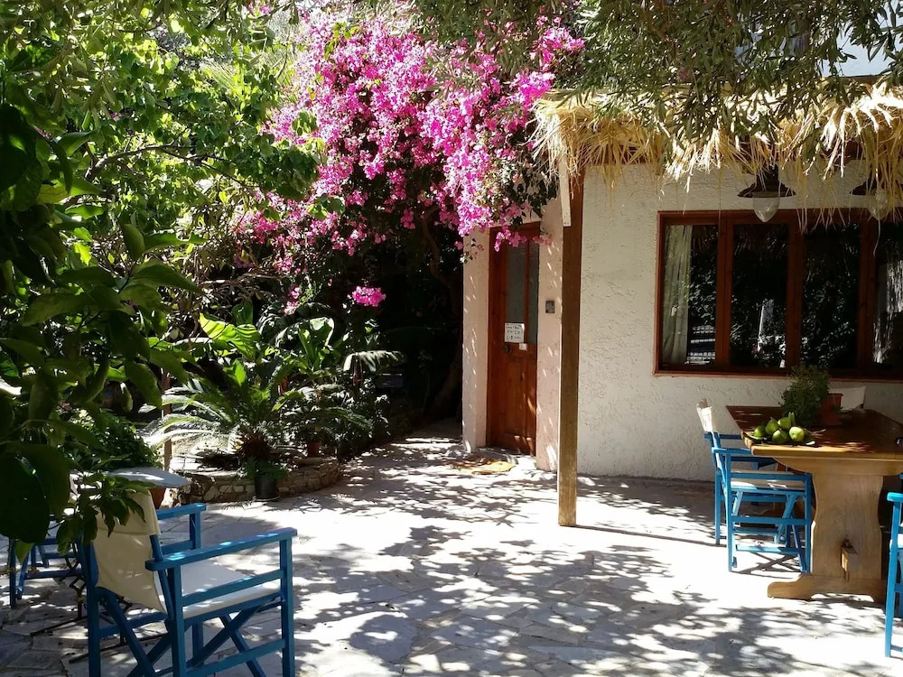 Stunning 2-bedrooms Private Cottage in Palaiochora