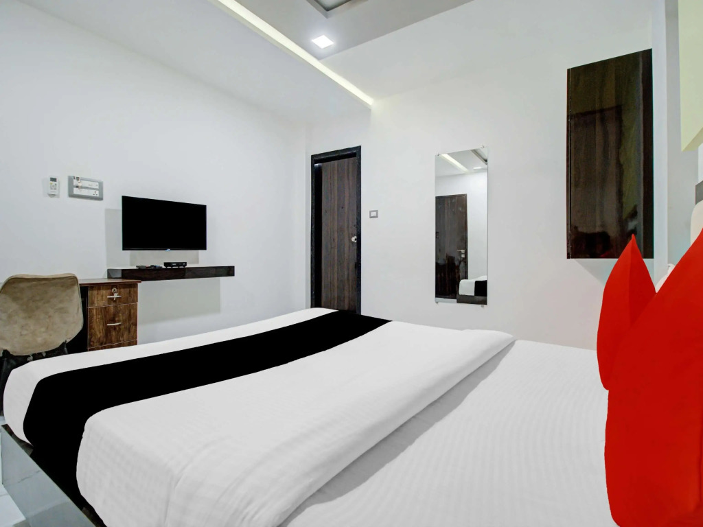 Capital O 74732 Prime Grand Hotel