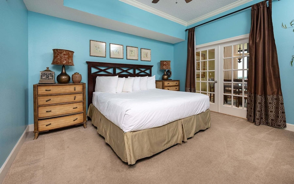 Phoenix West 1504 3 Bedroom Condo