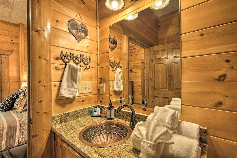 Peaceful Forest Escape w/ Game Room + Hot Tub