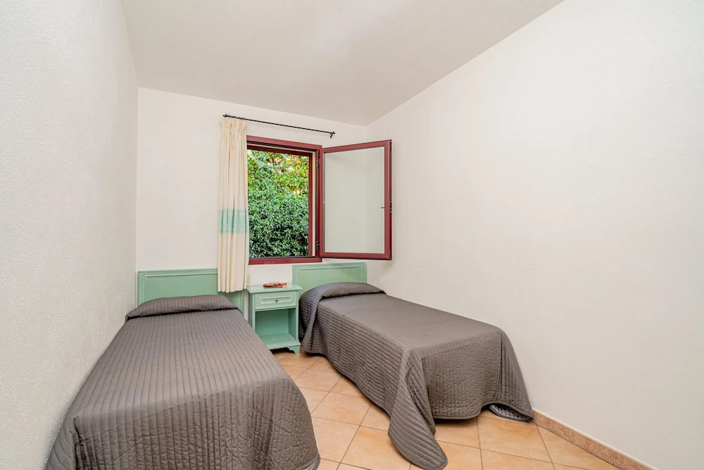 Apartments in Residence with swimming pool in Cala Girgolu