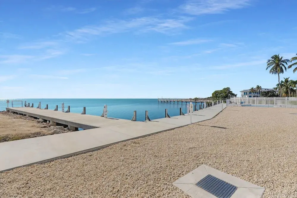 Islamorada Home, Ocean Views, Playroom, Near Tiki Bar, Pool, And Boat Dockage, Ultimate Keys Getaway 3 Bedroom Home by RedAwning