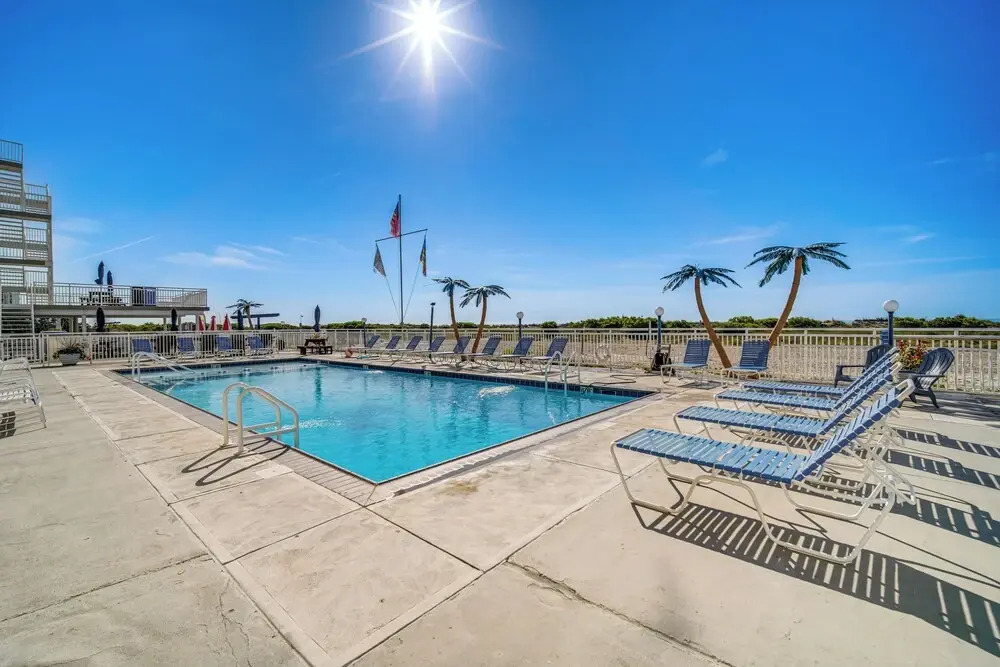 Walk to Shore: Wildwood Crest Studio w/ Pool View!