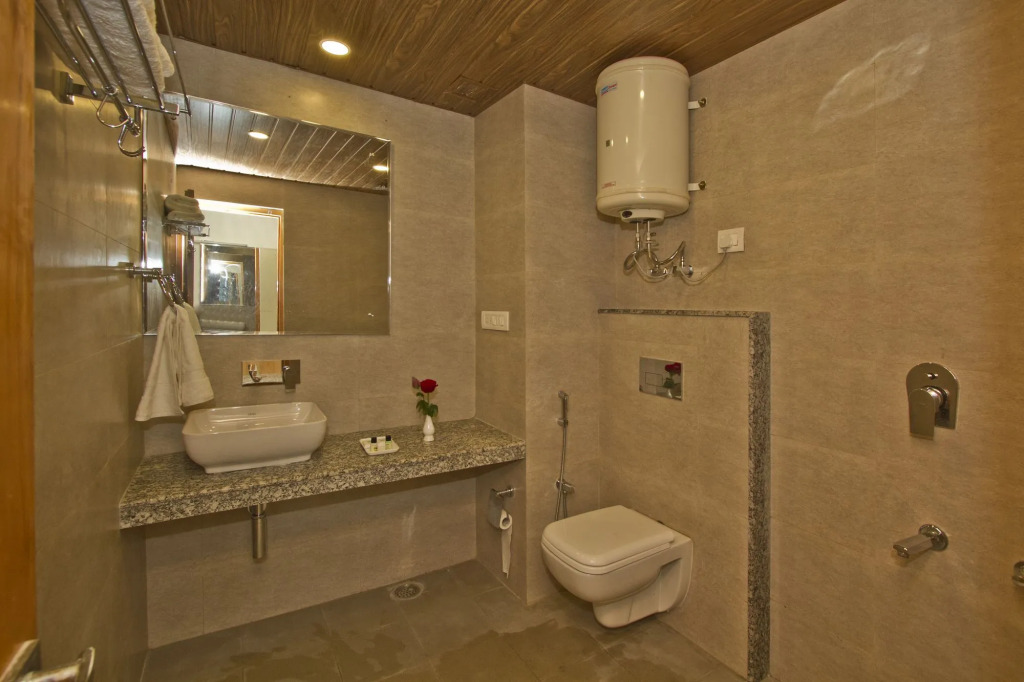 Sarthak Regency,Rangri, Manali,HP,Just 1 kms from Volvo parking