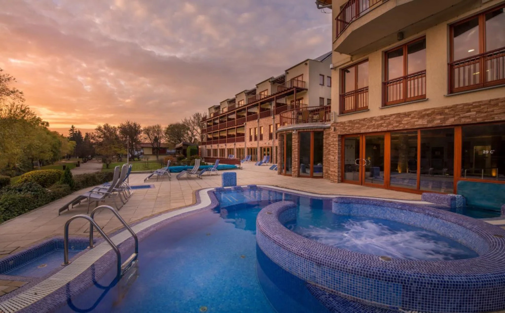 Tó Wellness Hotel