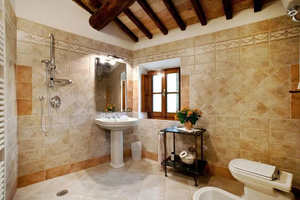 Huge Country House in San Gimignano