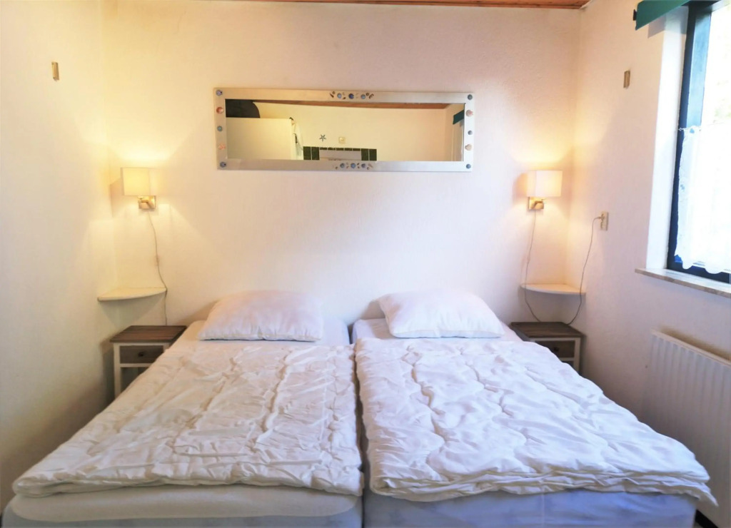ON135 De Zeemeeuw, holiday home with garden