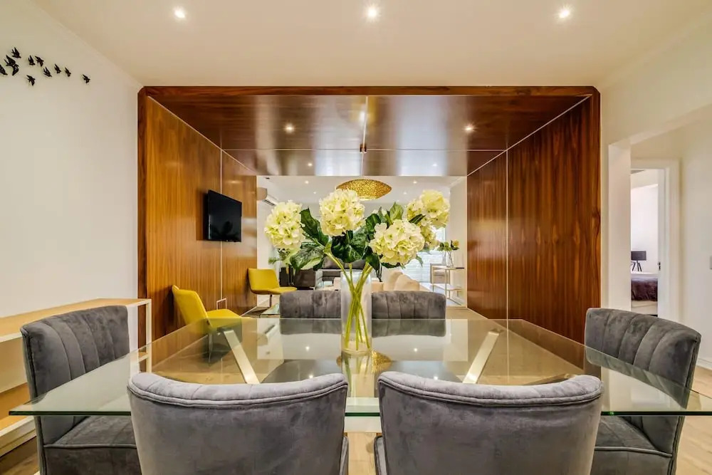 Contemporary Apartment Close to the Radisson Majolica