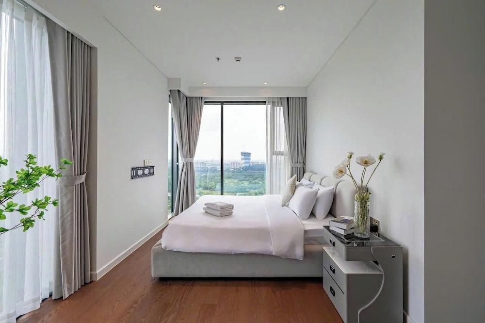 The CREST Premier Residence