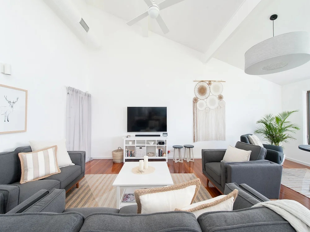 Baywatch - Beachfront Bliss Executive Home