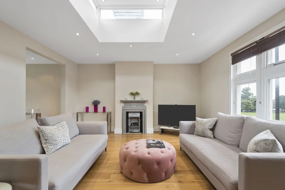Stylish Chiswick Park Apartment