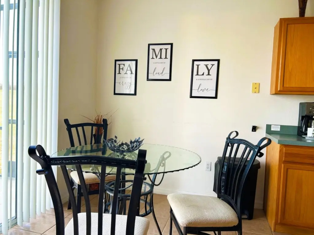 1132 Two En Suites, Davenport, US