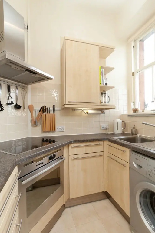 380 Mardale Crescent Apartment