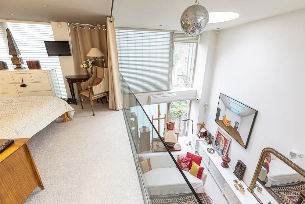 JOIVY Artsy Studio Flat in Fulham near River Thames