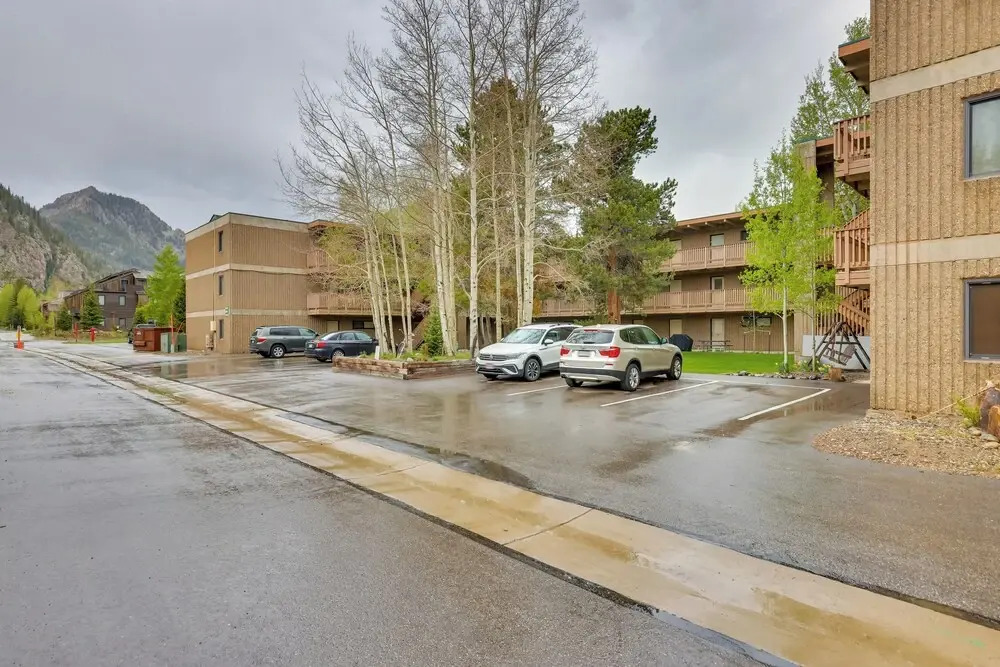Walk to Main St! Condo w/ Hot Tub & Pool in Frisco