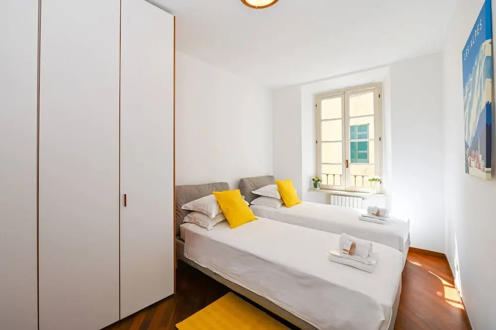 Central Lake View Apartment Crespi in Como