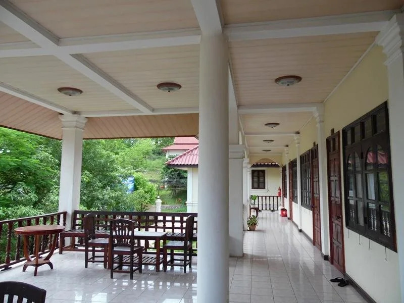 Dok Ban Hotel