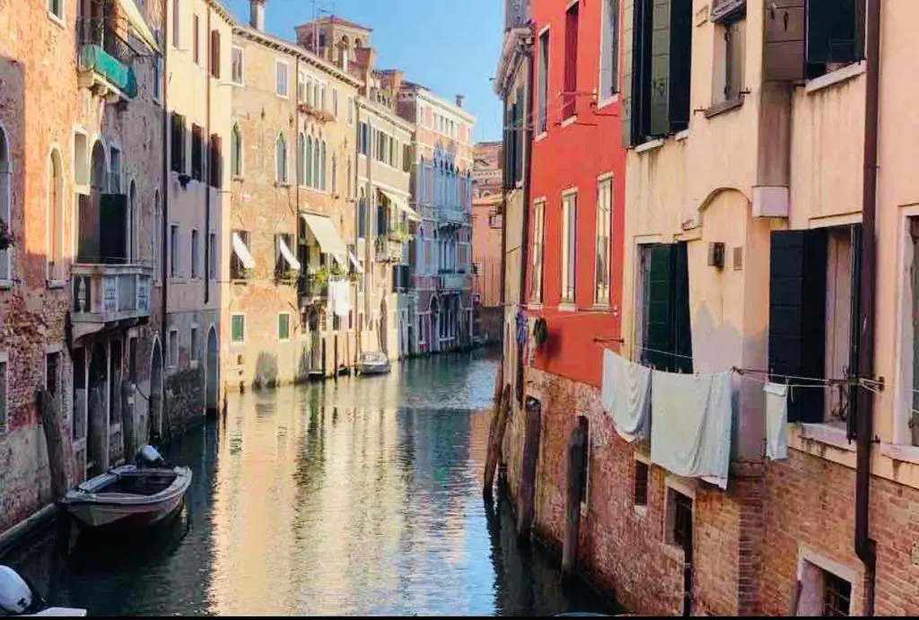 Dreaming Venice Apartment