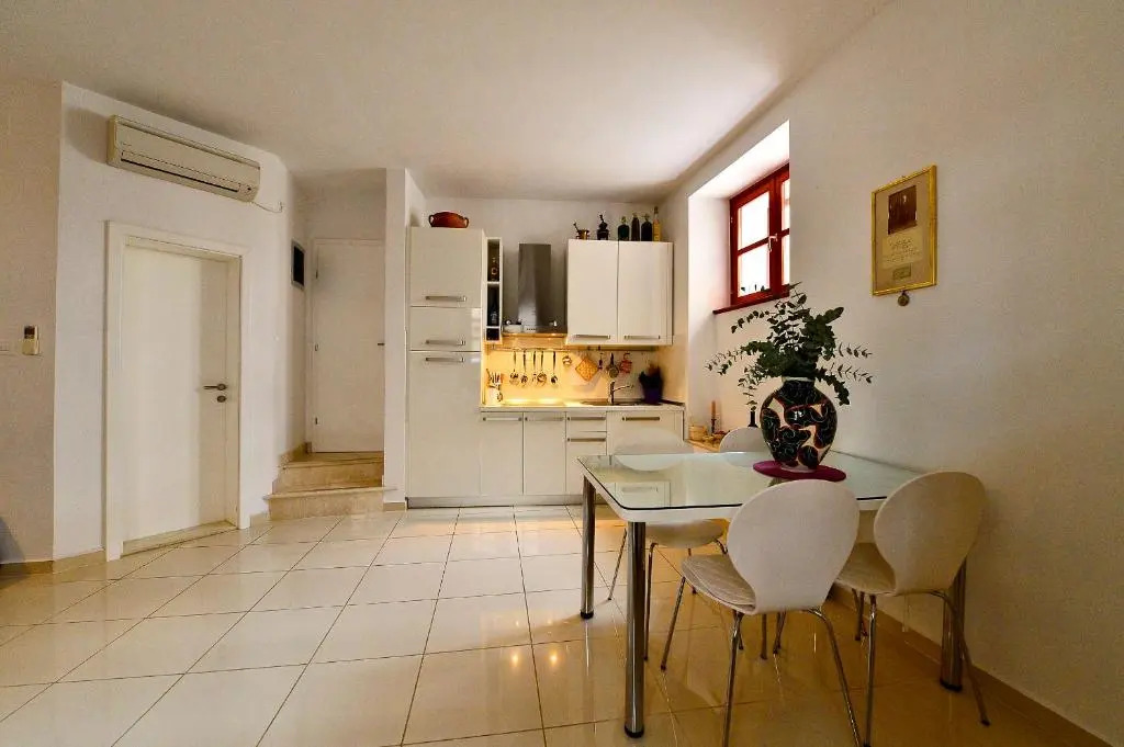 Sunny Bobica Apartments
