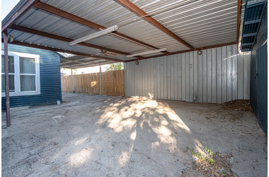 Stylish 4 Br/2ba Renovated Home Near Downtown