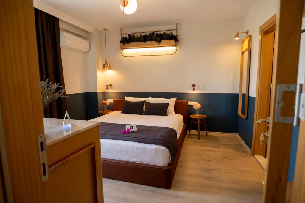 Urla 1867 Hotel