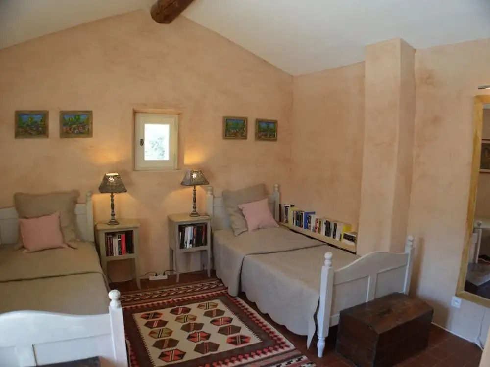 Lush Home in L'isle-sur-la-sorgue With Swimming Pool