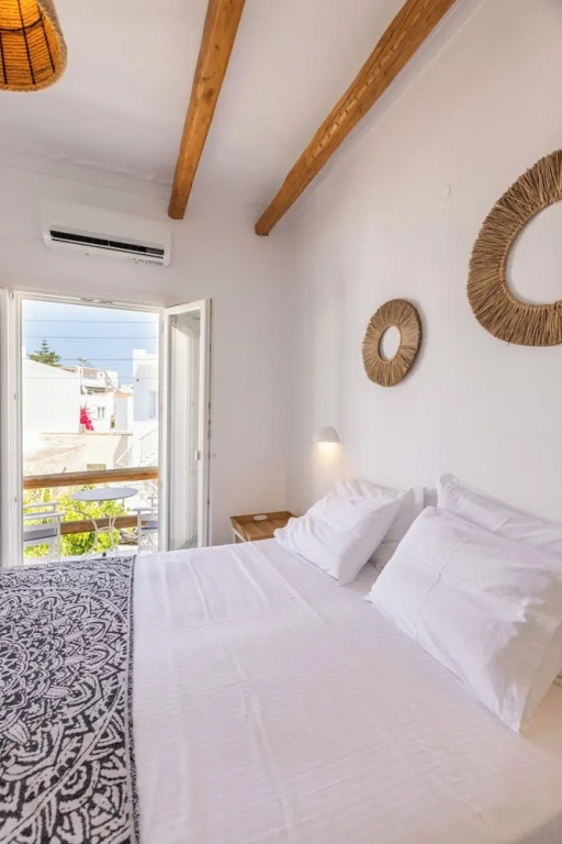 Parosquare Central Suites