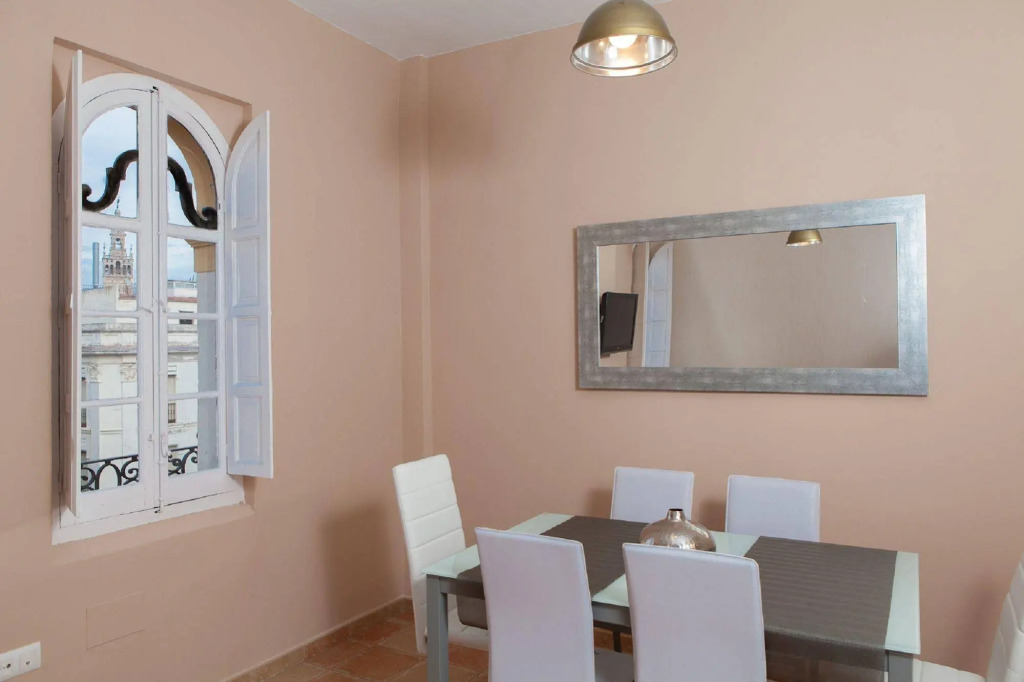 Suites Maestranza - Puerta del Arenal by Magno Apartments