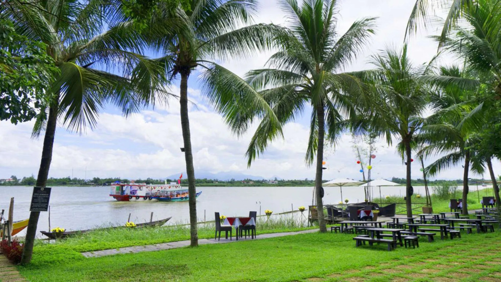 Vinh Hung Riverside Resort & Spa