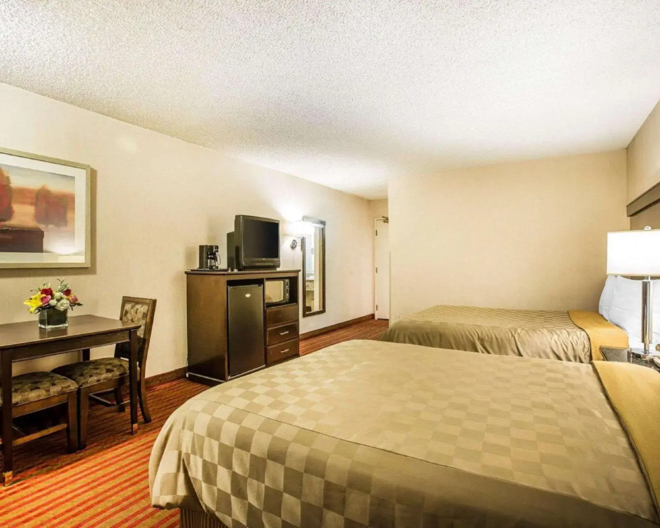 California Inn and Suites Bakersfield