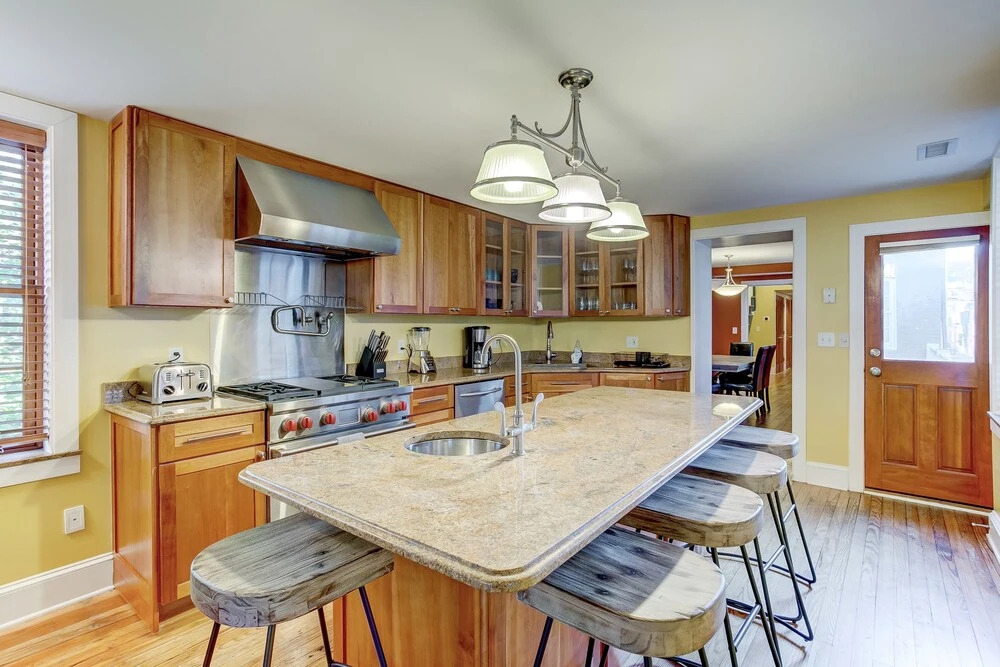 Luxurious Historic Home 1 Block From Inner Harbor