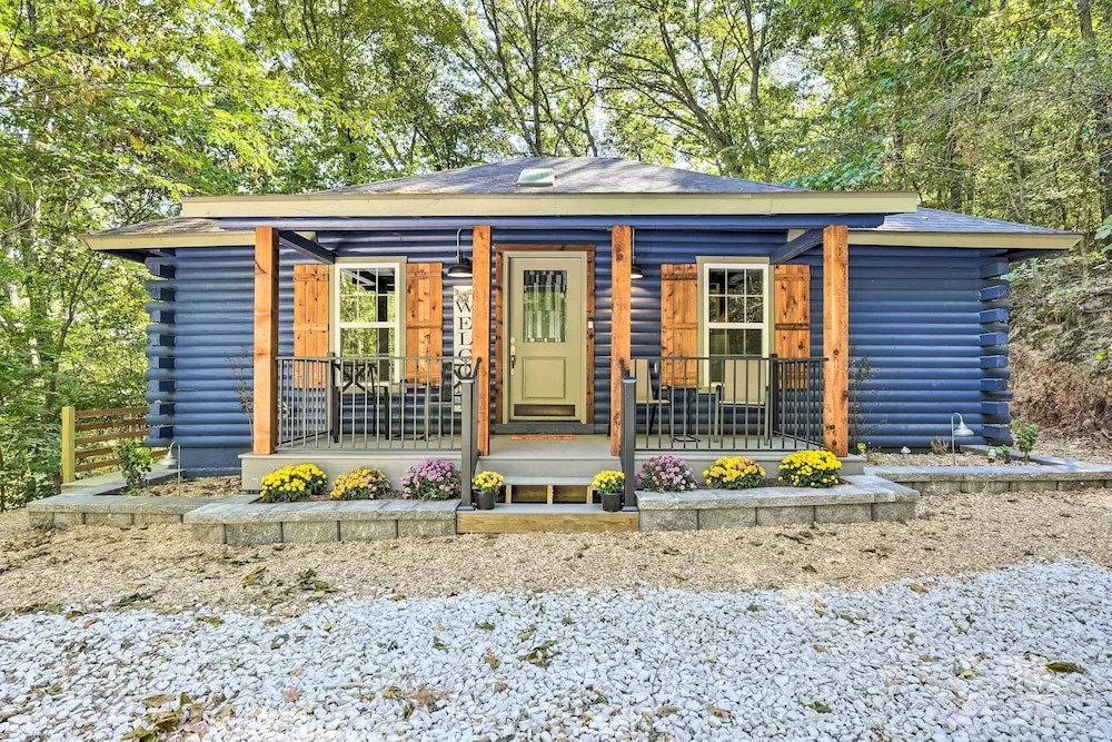 Secluded Table Rock Lake/branson Cabin w/ Hot Tub!