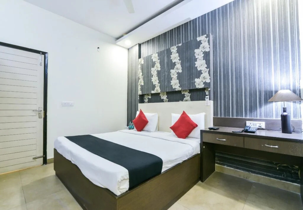 Capital O 24273 Palatial Grand