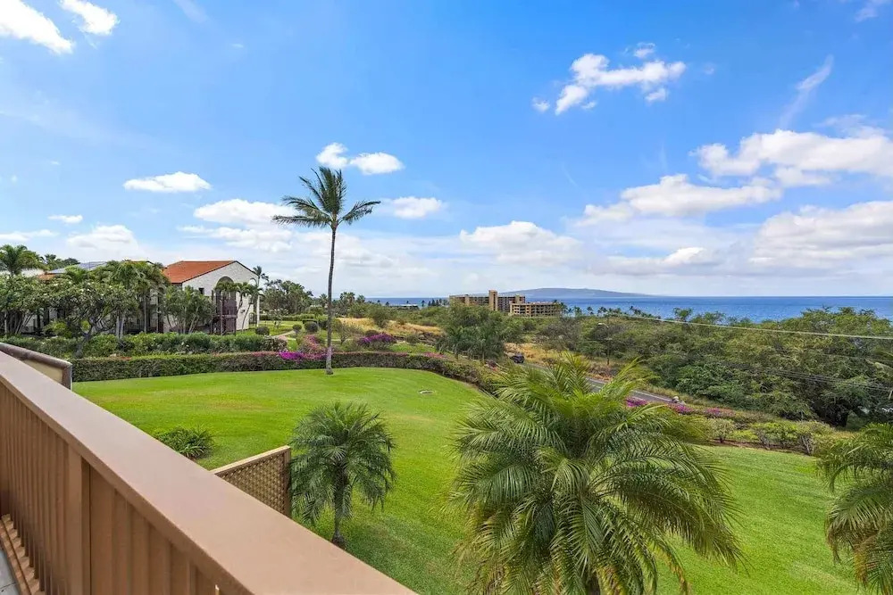 Maui Kamaole A-206 - Prime Location, Stunning Renovation, Large Lanai, Split AC!