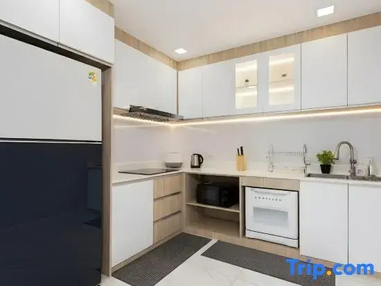 Bangkoks most beautiful modern villa-with massage