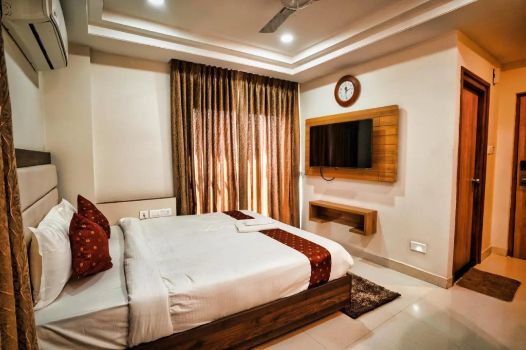 M Square Hotel