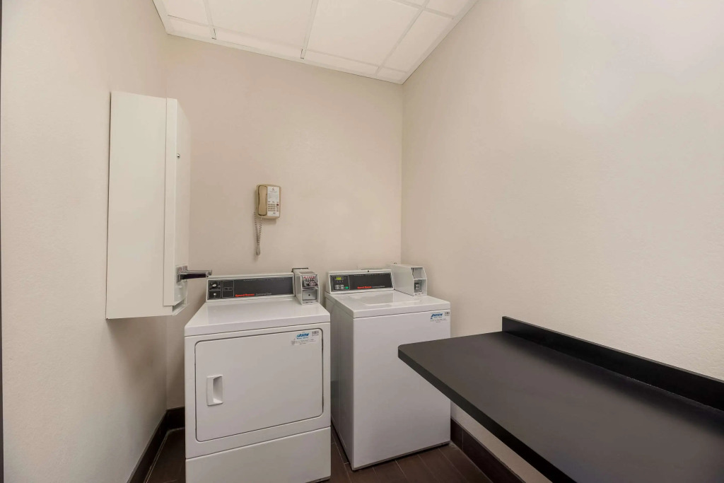 Comfort Inn & Suites Las Vegas - Nellis