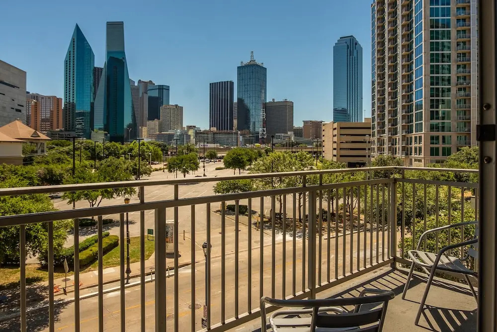 Reverchon Park Apartments by Frontdesk