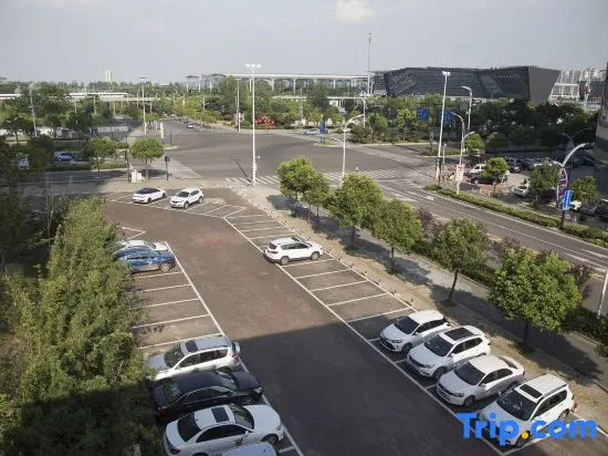 Via Business Hotel (Bengbu High Speed Railway Station)