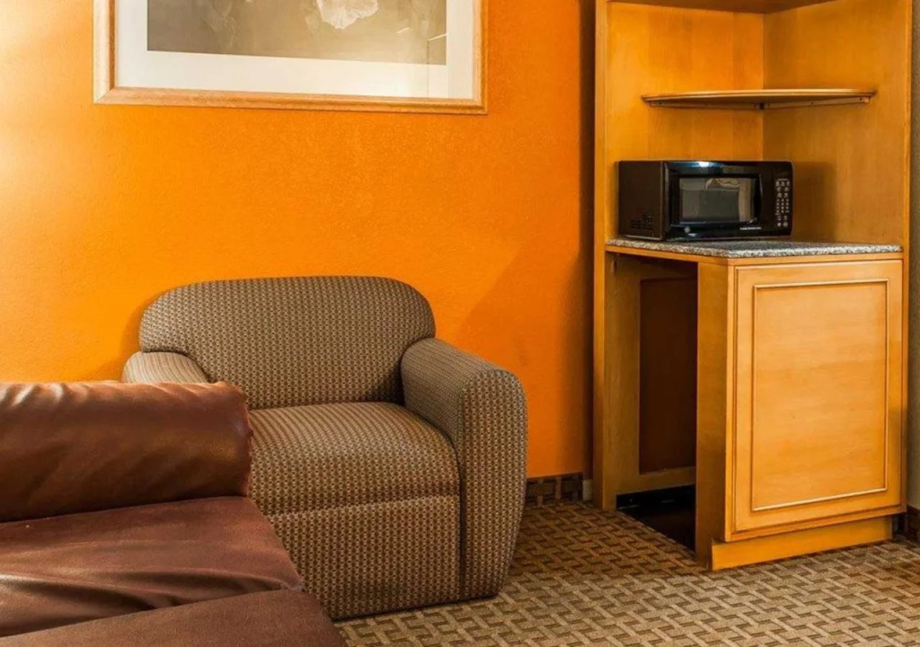 Quality Inn & Suites Shelbyville I-74